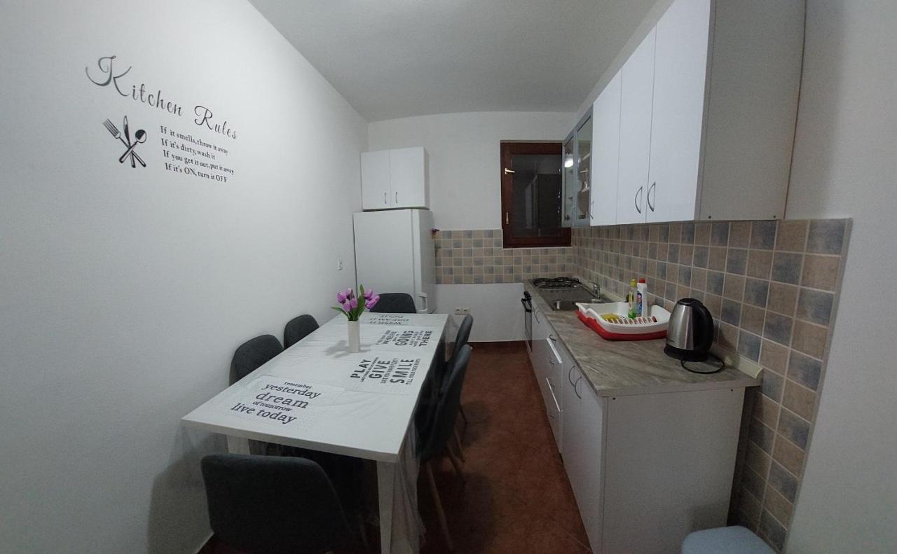 Apartman Vukoja Pakostane Apartment Екстериор снимка